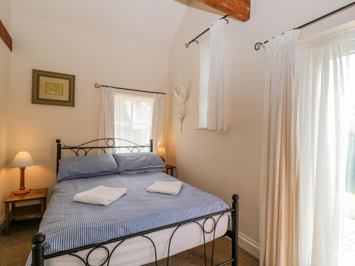 Parkfield Cottage Sturminster Marshall Екстер'єр фото