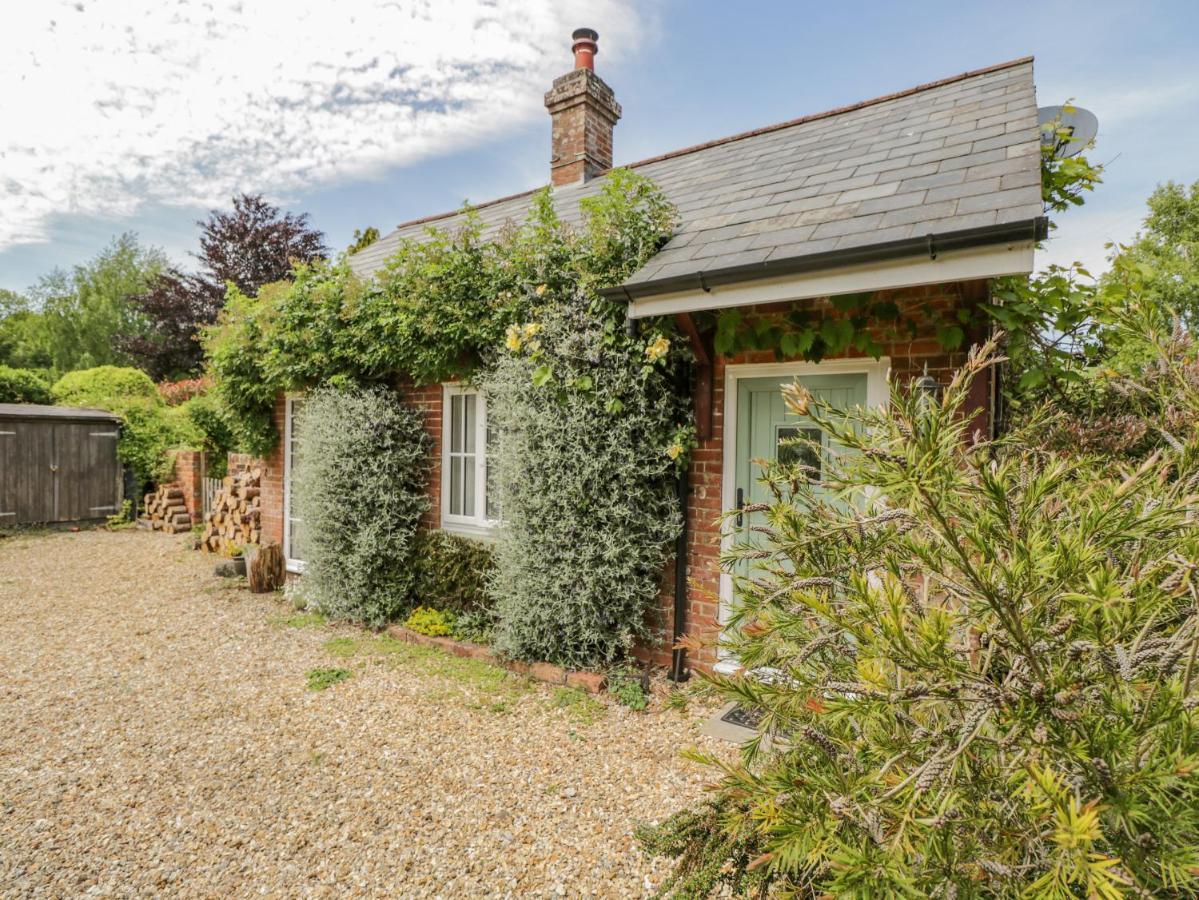 Parkfield Cottage Sturminster Marshall Екстер'єр фото